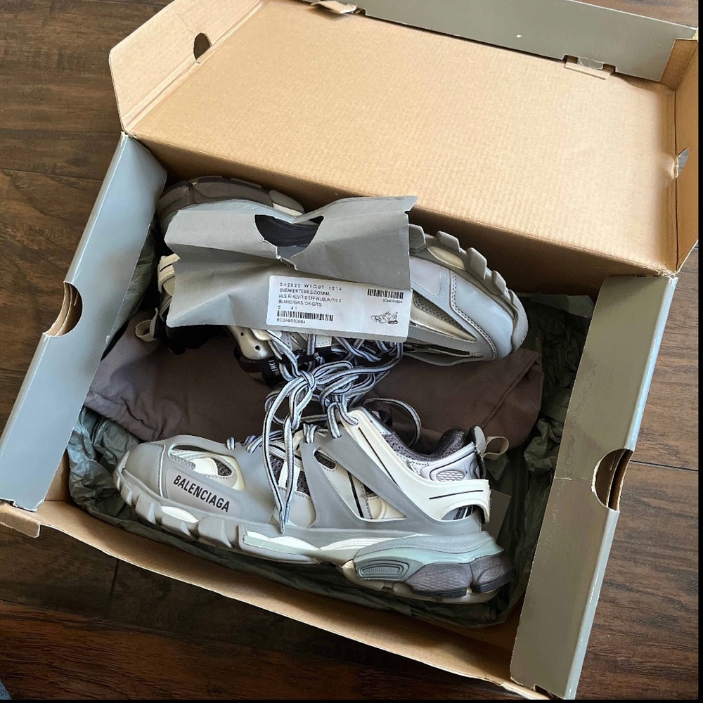 Balenciagas tracks